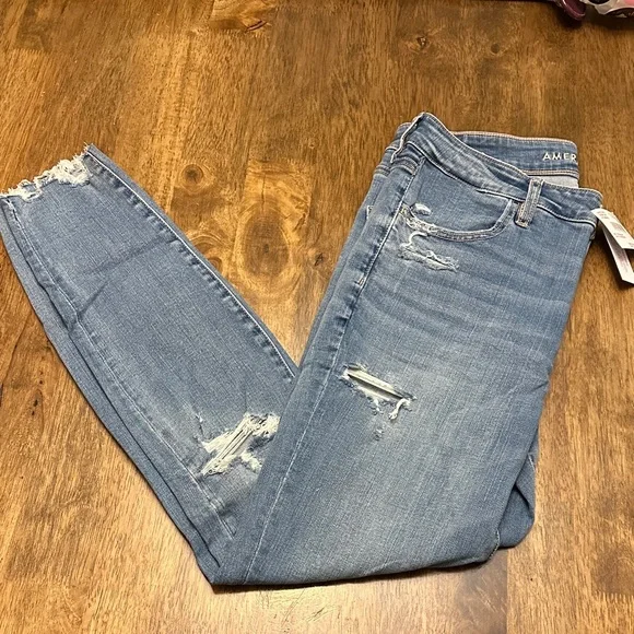 American Eagle Outfitters Ripped Blue Jeans - Picture 6 of 9